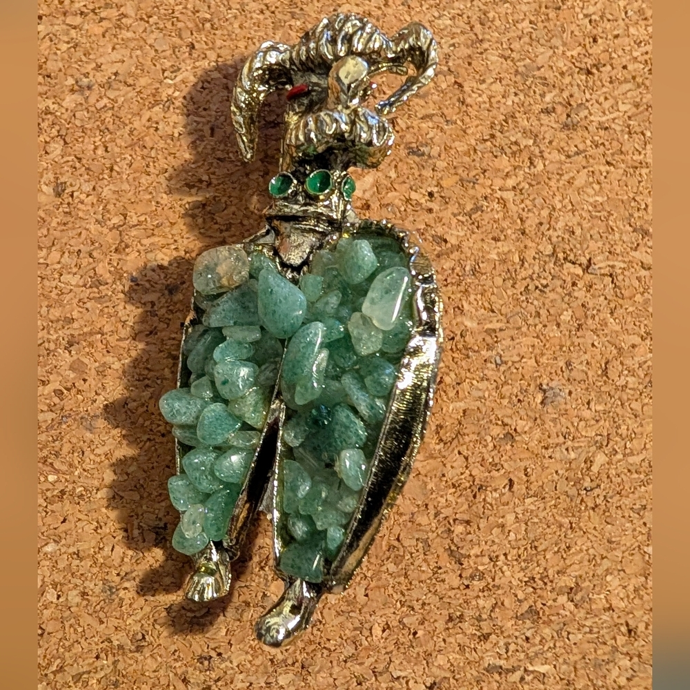 Source Unknown Green and Gold Gemstone Brooch